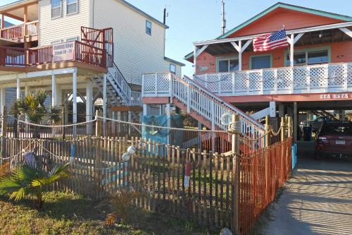 Surfside Beach Home with Deck 300 Feet to the Gulf! - image 5
