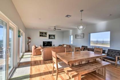 Beachfront Abode BBQs Decks Smart TV Etc! - image 2