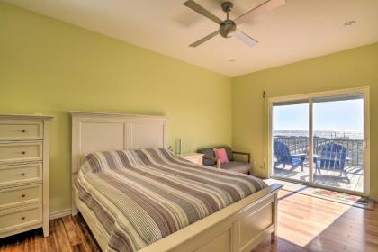 Beachfront Abode BBQs Decks Smart TV Etc! - image 6