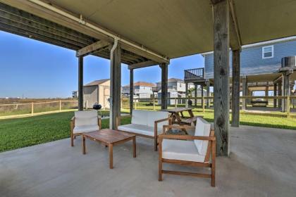 Modern Oasis with Grill and Deck Walk to Beach! - image 8