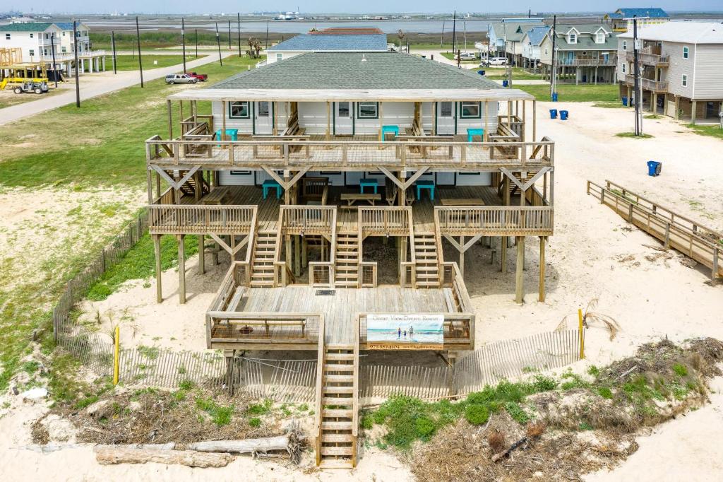 Unobstructed Oceanfront SEA TURTLE Unit 2 Beach Pad! - main image