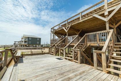 Unobstructed Oceanfront SEA TURTLE Unit 2 Beach Pad! - image 16