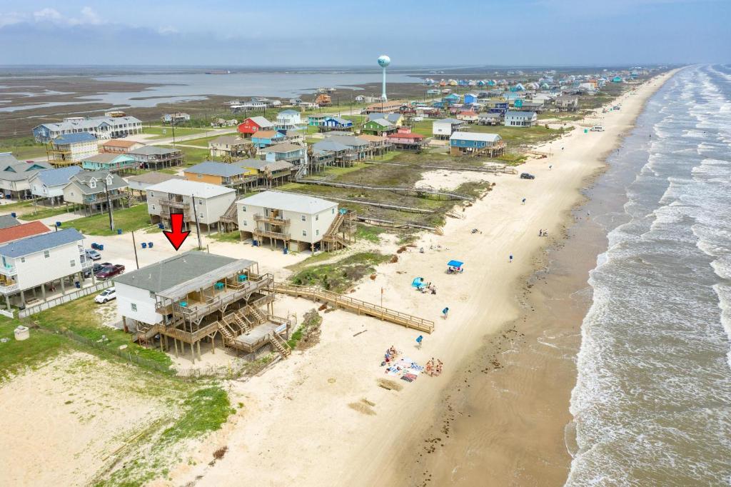 Unobstructed Oceanfront SAND DOLLAR Unit 7 Beach Pad! - main image