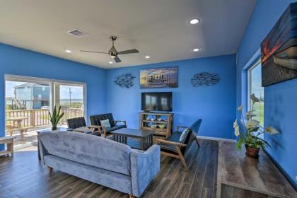 The Modern Surfside A Waterfront Oasis! - image 3