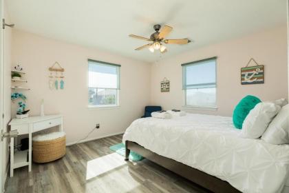 Sunset Sanctuary - Adorable Beach Bungalow with Gorgeous Gulf Views! - image 17