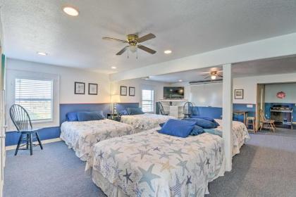 Relaxing Surfside Bunkhouse - Walk to Beach! - image 13