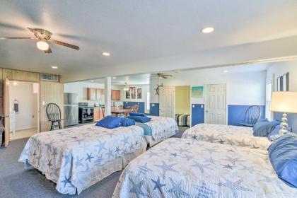 Relaxing Surfside Bunkhouse - Walk to Beach! - image 14
