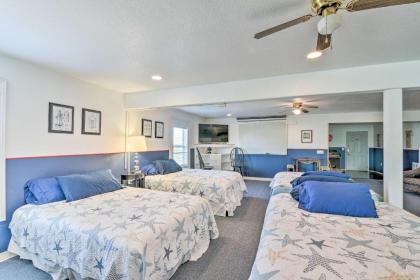 Relaxing Surfside Bunkhouse - Walk to Beach! - image 3