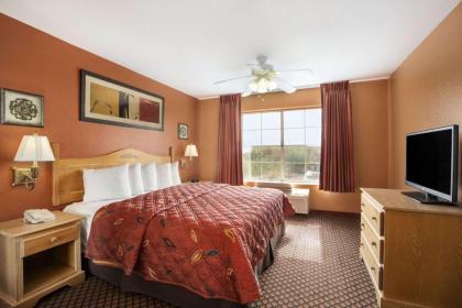 Days Inn & Suites by Wyndham Surprise - image 13