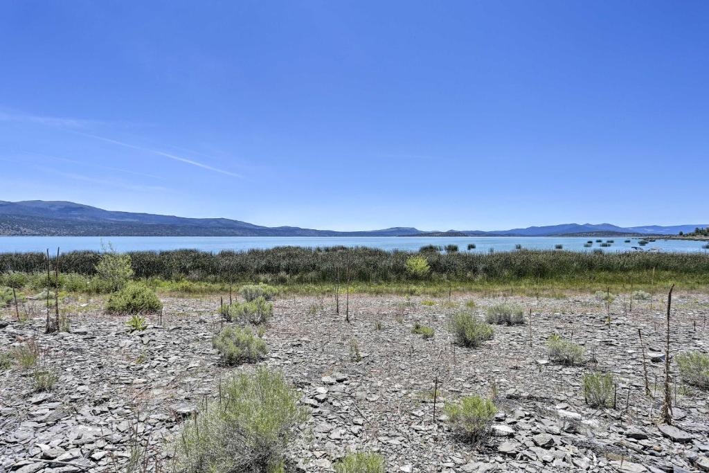 Scenic Susanville Cabin with Deck on Eagle Lake - image 2