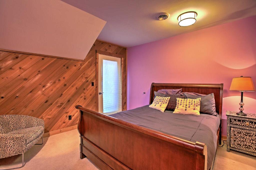 Lakefront Manitou Cottage Near Dwtn Suttons Bay! - image 2