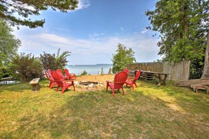 Studio Apt with Shared Beach-Steps to Suttons Bay! - image 7