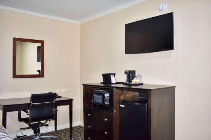 Rodeway Inn - Swainsboro - image 10