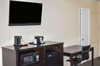 Rodeway Inn - Swainsboro - image 5