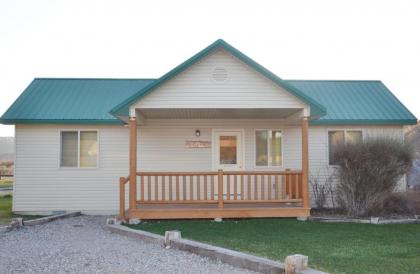 Sleepy J Cabins - image 3