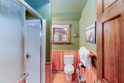 Lazy Bear Lodge - image 14