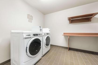 Microtel Inn and Suites by Wyndham Sweetwater - image 12