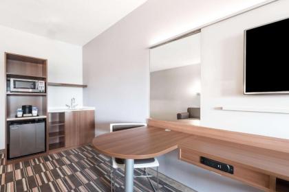 Microtel Inn and Suites by Wyndham Sweetwater - image 15