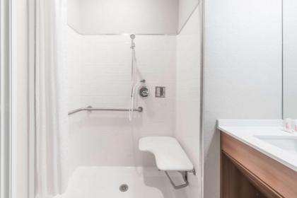 Microtel Inn and Suites by Wyndham Sweetwater - image 5