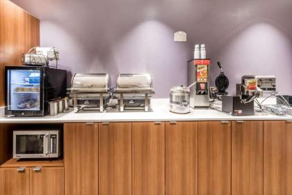 Microtel Inn and Suites by Wyndham Sweetwater - image 9