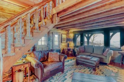 2 Bed 2 Bath Vacation home in Whittier VI - image 2