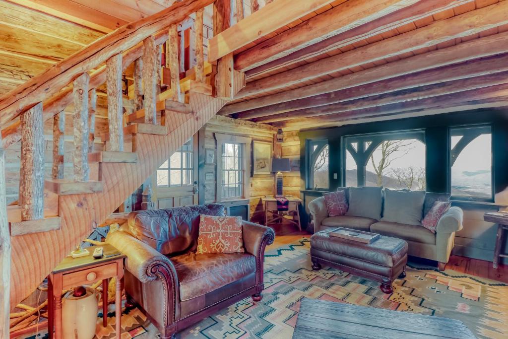 2 Bed 2 Bath Vacation home in Whittier VI - image 2