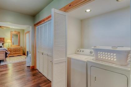 2 Bed 2 Bath Vacation home in Whittier VI - image 6