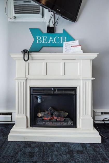 Carbone's Beachside Suites - image 3