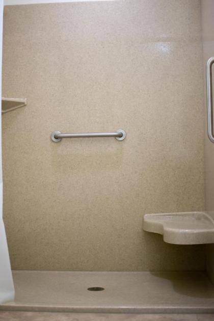 Boarders Inn & Suites by Cobblestone Hotels - Syracuse - image 13