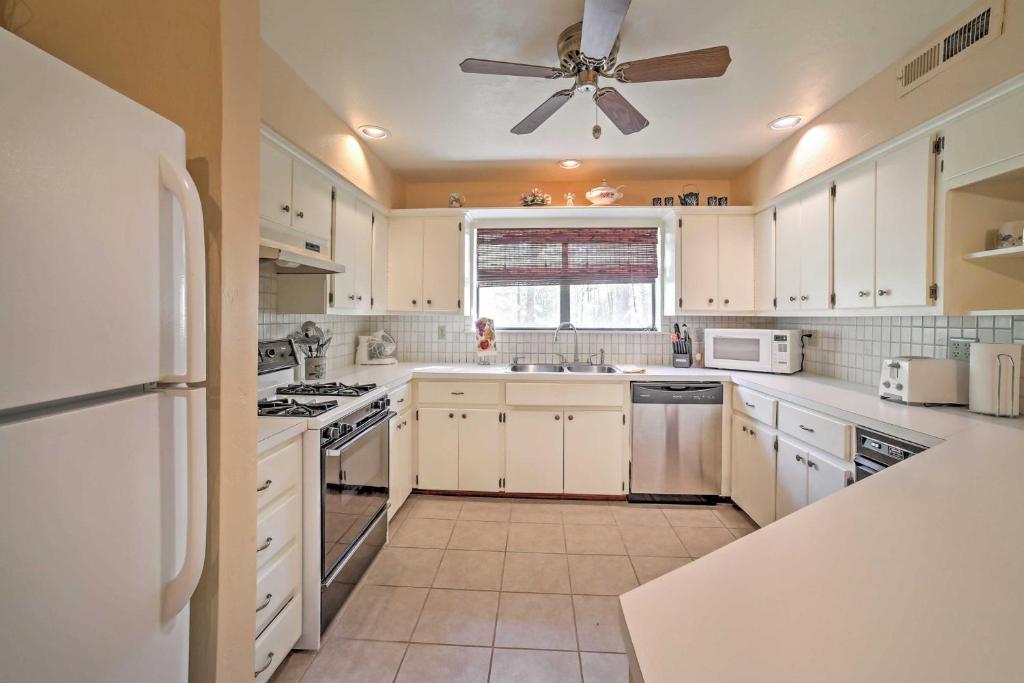 Tahlequah Duplex with Screened-in Porch and Fire Pit! - image 3