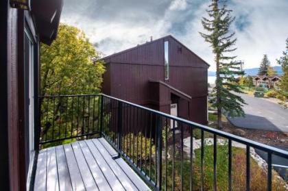Tahoe City Condo - Walk to Beach and 9 Miles to Ski! - image 3
