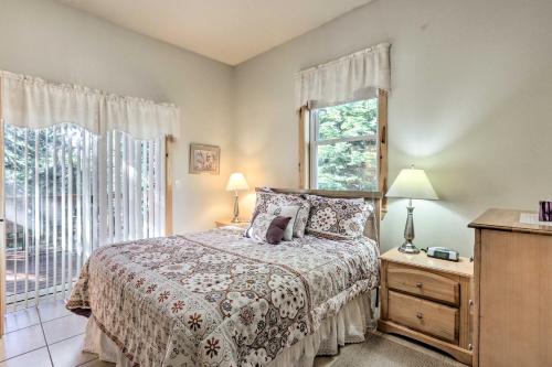 Rustic Tahoe Home with Hot Tub 12 Mi to Squaw Valley - image 3