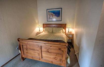 Alpine Getaway by Lake Tahoe Accommodations - image 3
