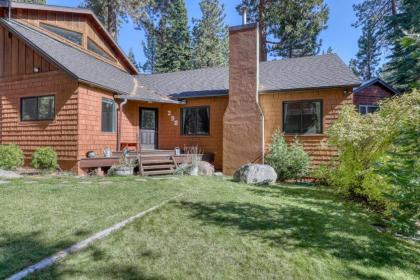 Casual and Cute Cabin Near the Lake tahoe Vista California