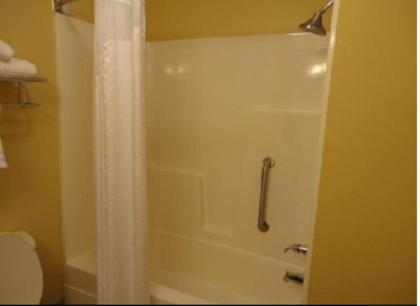 Holiday Inn Express Hotel & Suites Talladega an IHG Hotel - image 3
