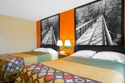 Super 8 by Wyndham Talladega AL - image 6