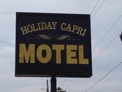 Holiday Capri Motel - image 2