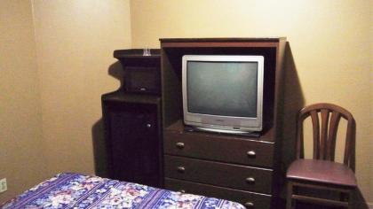 Holiday Capri Motel - image 8