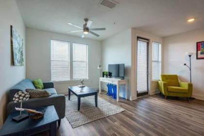 Frontdesk NoHo Flats at North Hyde Park Apts Tampa - image 1