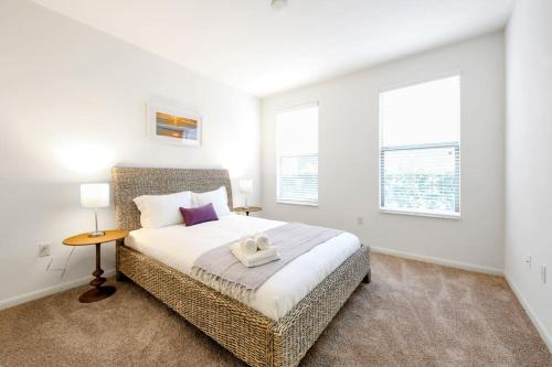 Viagem Bright & Relaxing 2BR with Pool & Gym - main image