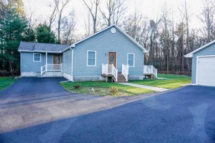 Cabin by the Creek with private creek access Pennsylvania