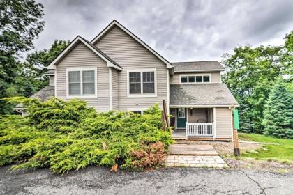 Modern Home with Mountain Views 1 Mi to Ski! - image 3