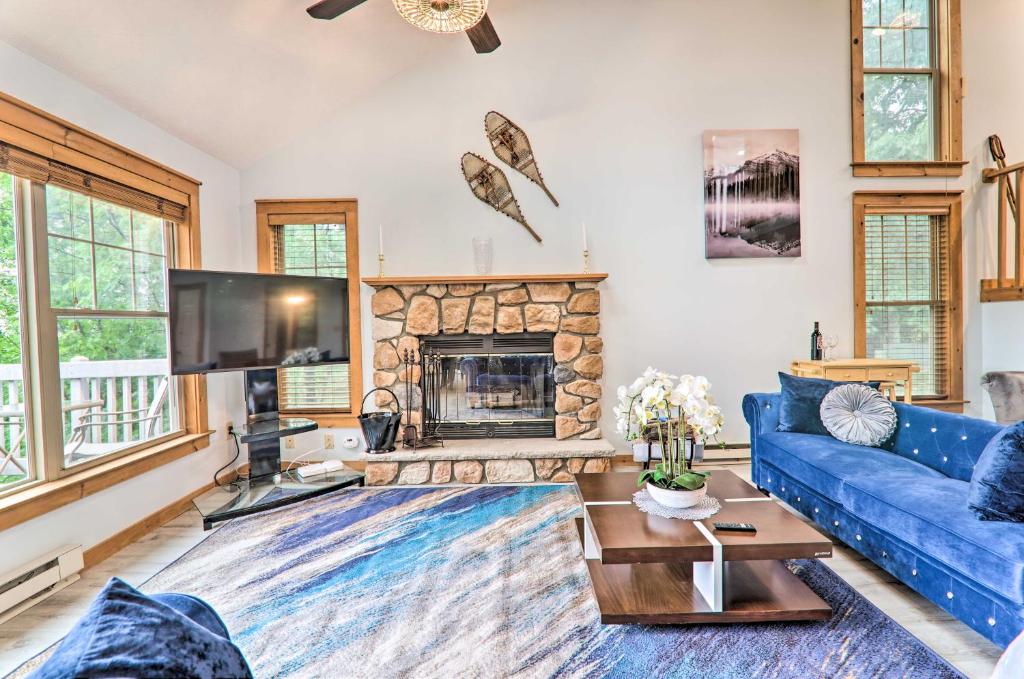 Modern Home with Mountain Views 1 Mi to Ski! - image 7