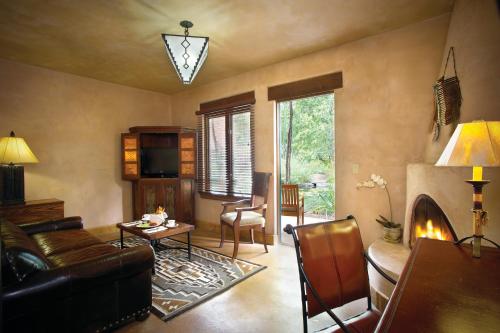 El Monte Sagrado Resort & Spa - image 3