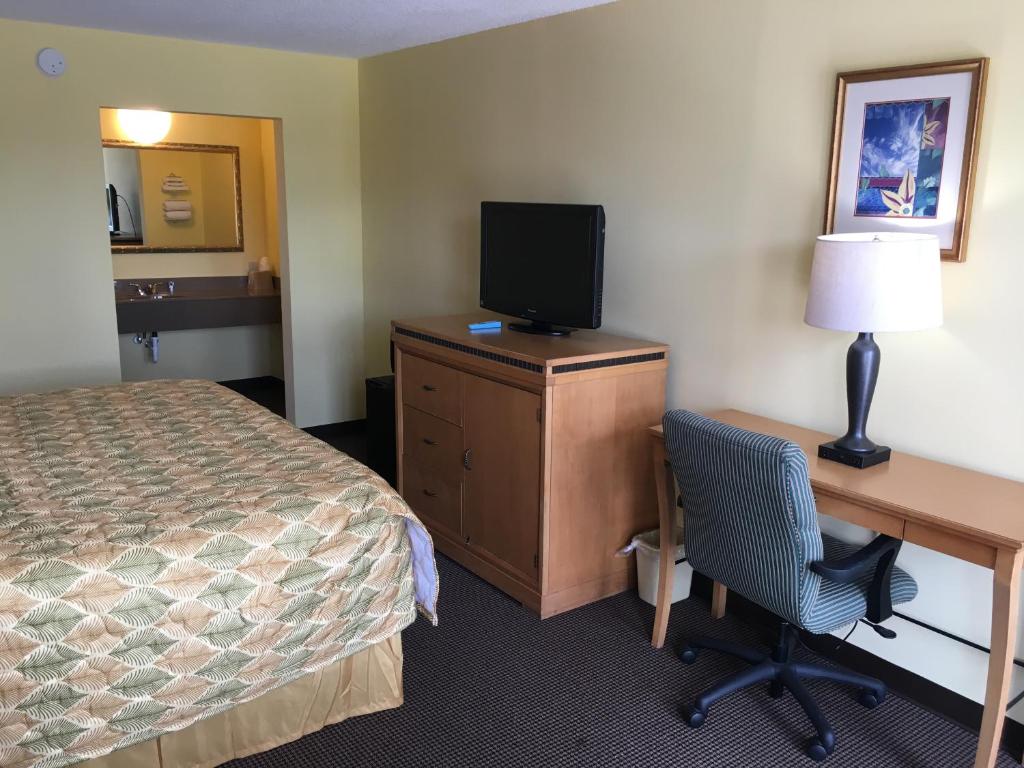 Budget inn Tarboro - image 7