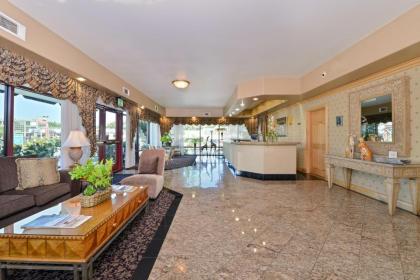 Tarzana Inn - image 6