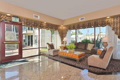 Tarzana Inn - image 8