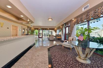 Tarzana Inn - image 9