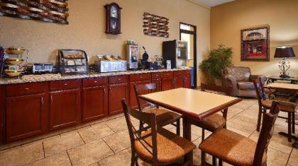 Best Western Taylor Inn - image 12