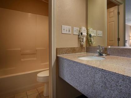 Best Western Taylor Inn - image 8
